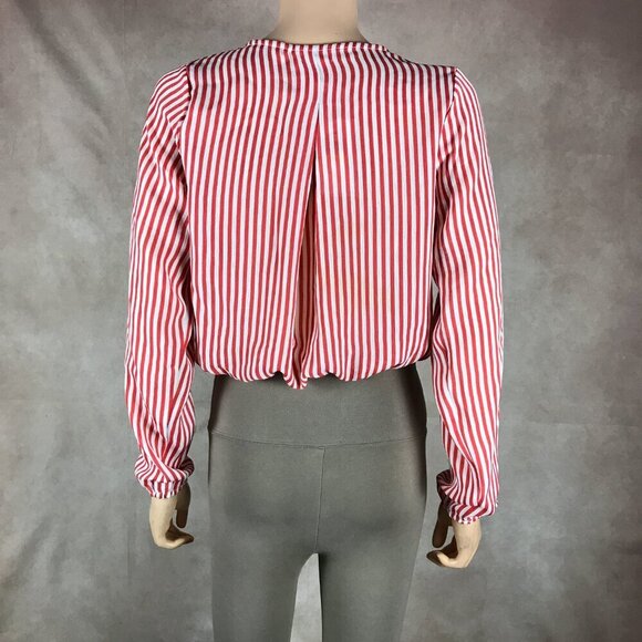 LOVE FIRE Long Sleeve Criss Cross Crop Top NWT Medium - Picture 7 of 9